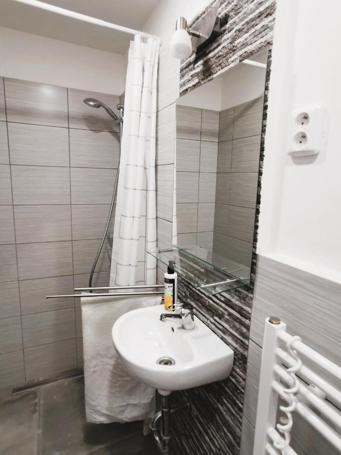 Apt 100 プラハ エクステリア 写真